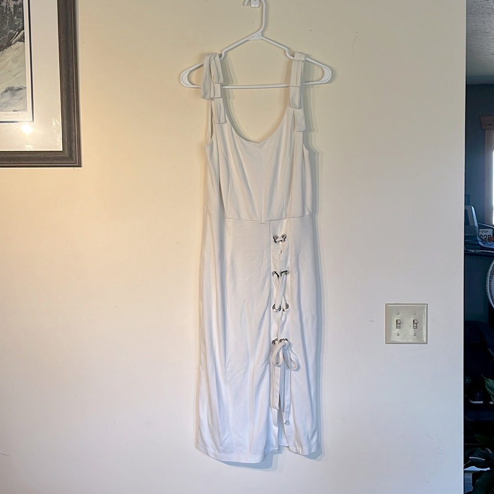 VENUS size M white dress